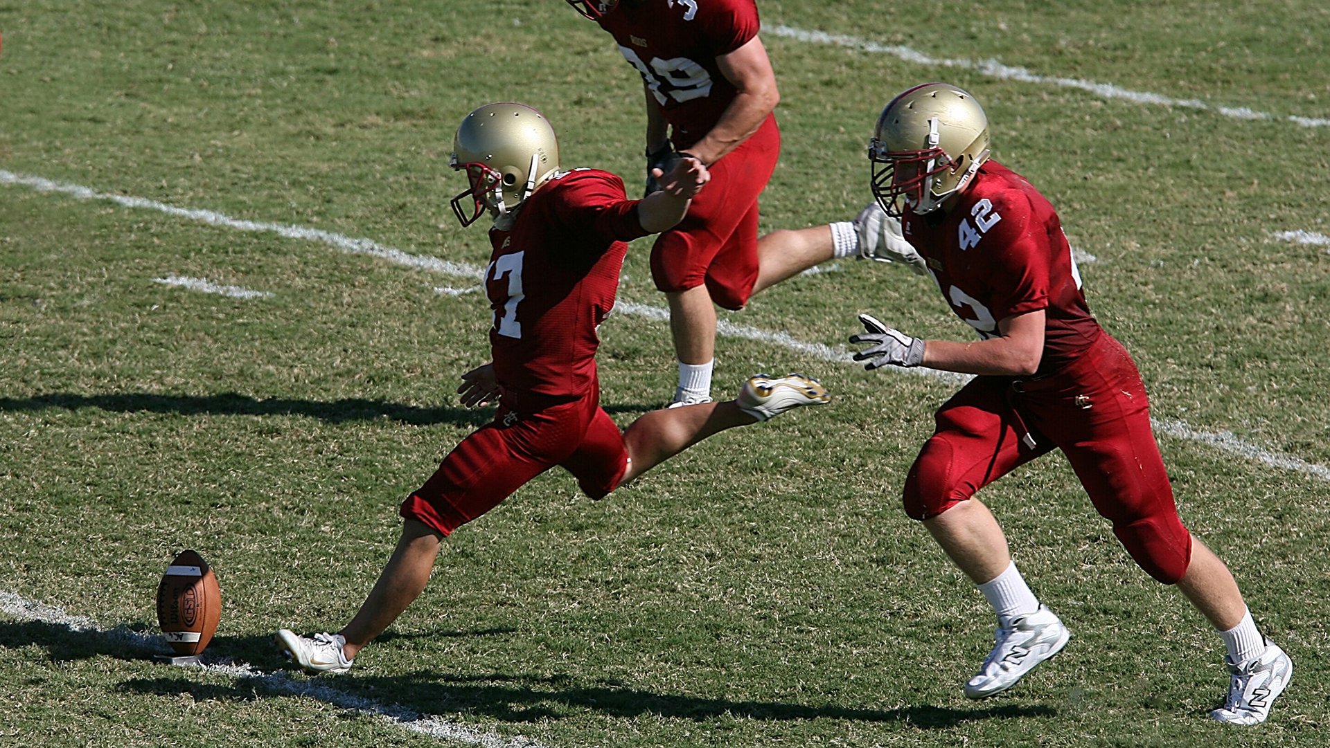 街舞+篮球跨界表演 移球与舞步一镜到底